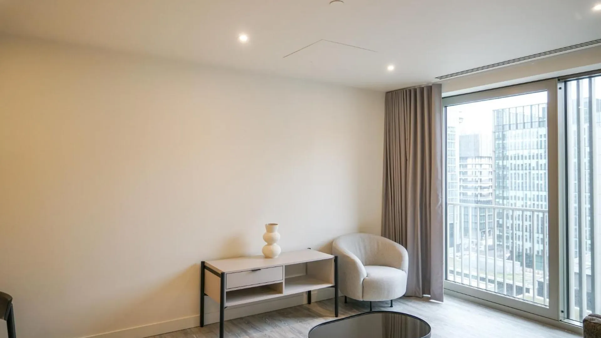 Coppermaker Square In Stratford Aparthotel London