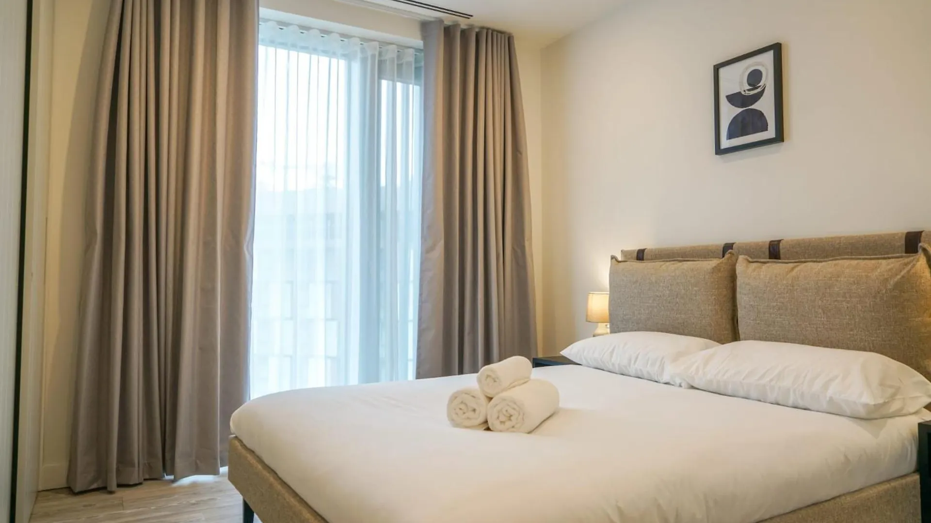 Coppermaker Square In Stratford Aparthotel London