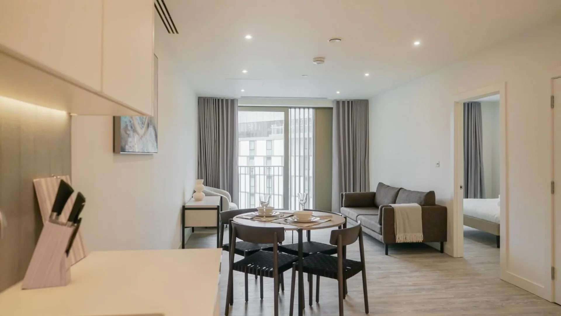 Coppermaker Square In Stratford Aparthotel London