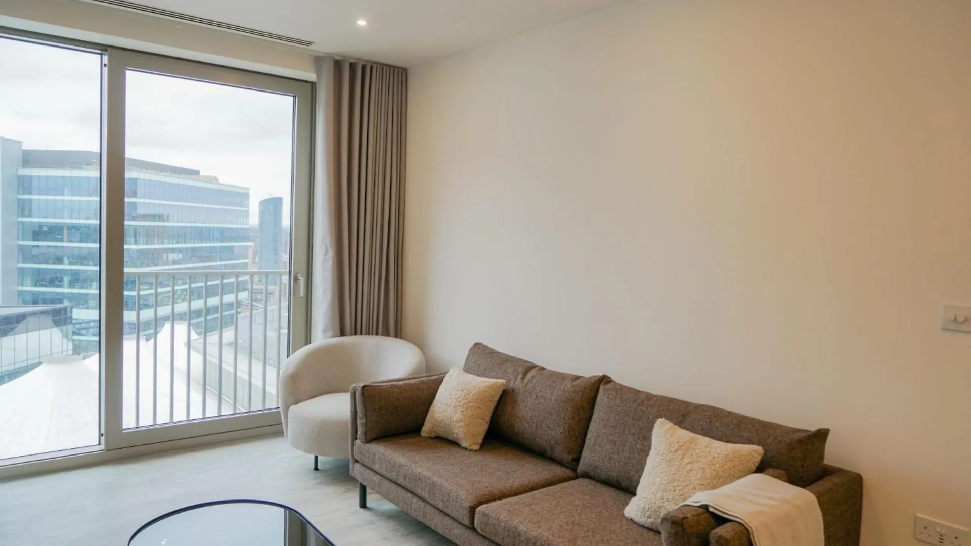 Coppermaker Square In Stratford Aparthotel London